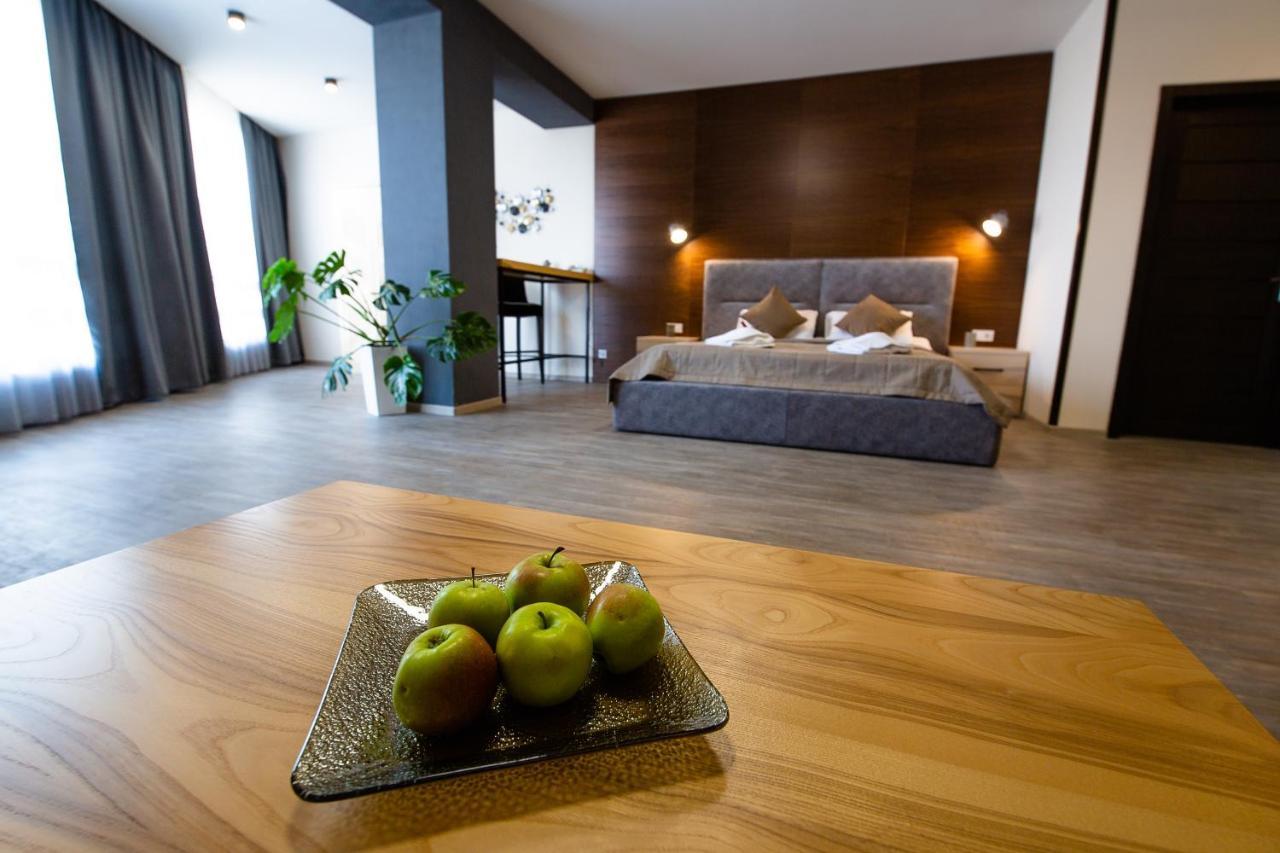 Geography Hotel Veresneve Exterior photo